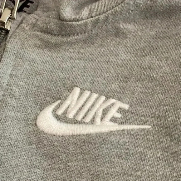 Nike jumpsuit - Picture 6 of 7